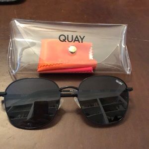 Quay Australia Jezabell polarized sunglasses in Black Brand New